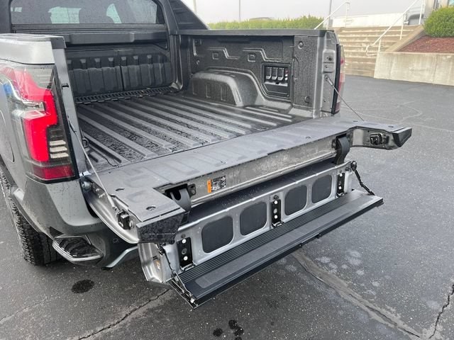 2026 Chevrolet Silverado EV Trail Boss - Photo 10