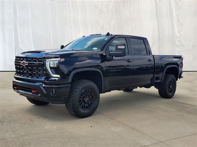 2025 Chevrolet Silverado 2500HD ZR2 photo 2