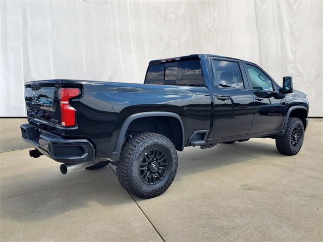 2025 Chevrolet Silverado 2500HD ZR2 photo 4