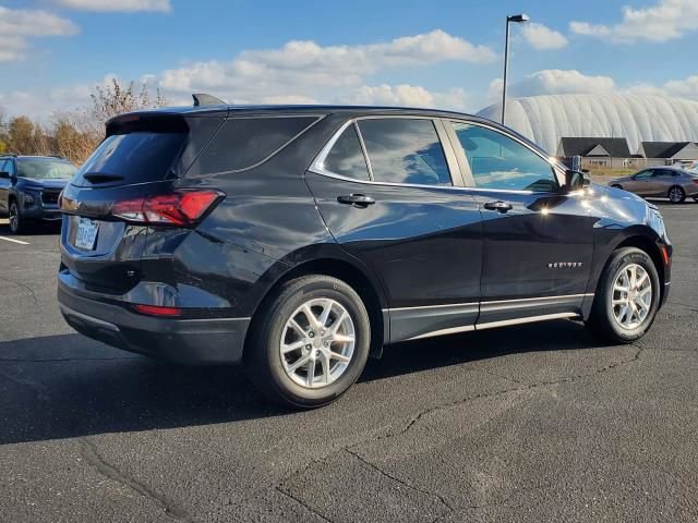 2022 Chevrolet Equinox LT photo 3