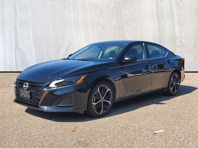 2023 Nissan Altima 2.5 SR photo 2