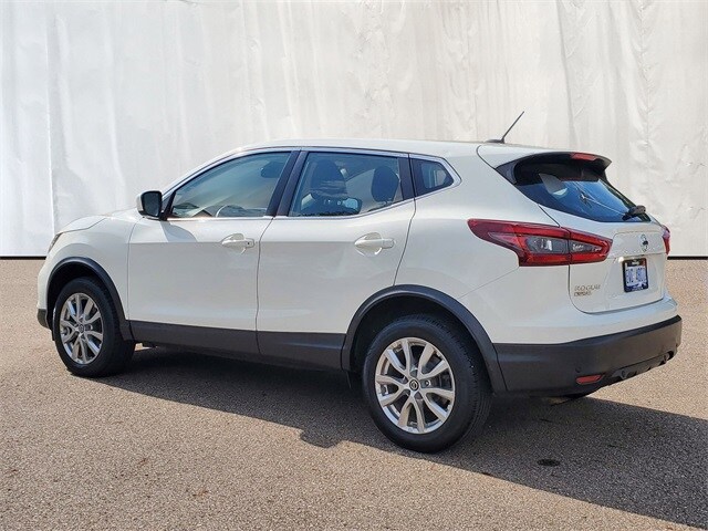 2021 Nissan Rogue Sport S photo 2