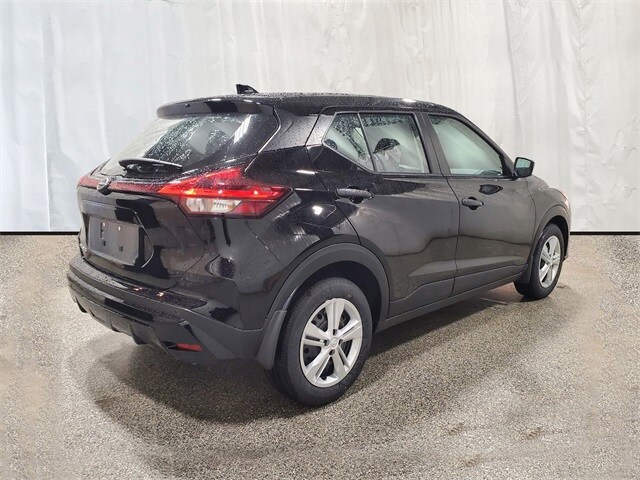 2024 Nissan Kicks S photo 4