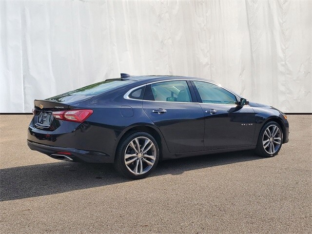 2022 Chevrolet Malibu Premier photo 4