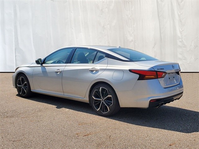 2023 Nissan Altima 2.5 SR photo 3