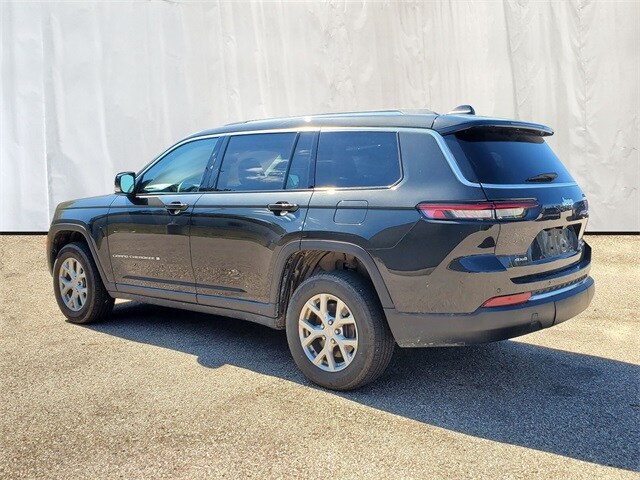 2023 Jeep Grand Cherokee Limited photo 2