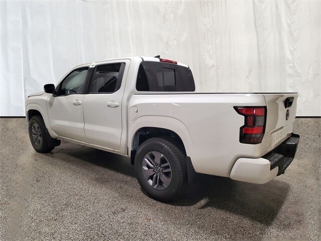 2025 Nissan Frontier SV photo 3