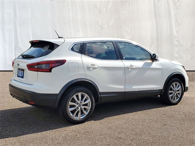 2021 Nissan Rogue Sport S photo 3