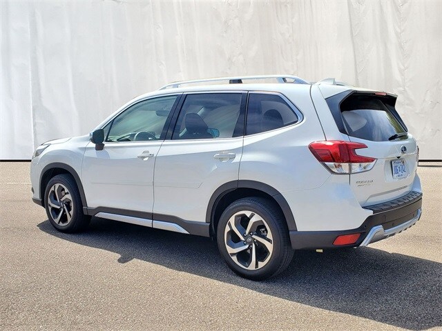 2023 Subaru Forester Touring photo 3