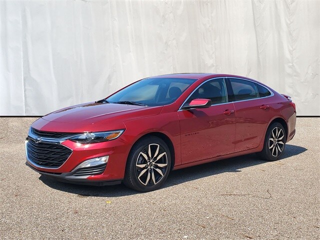 2024 Chevrolet Malibu RS photo 2