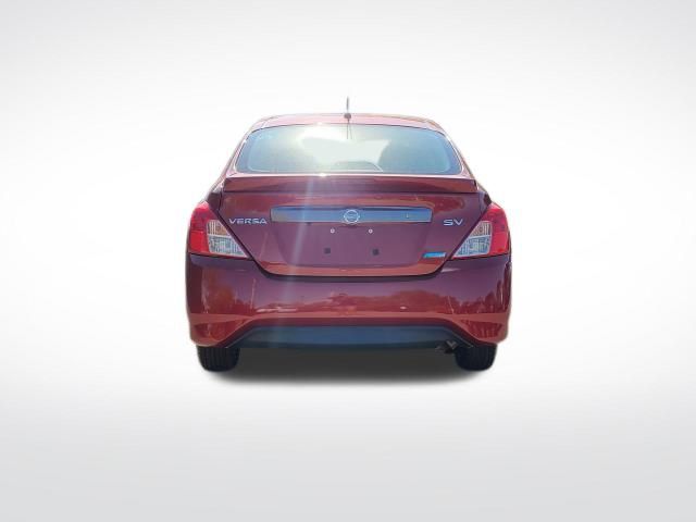2019 Nissan Versa 1.6 SV photo 4