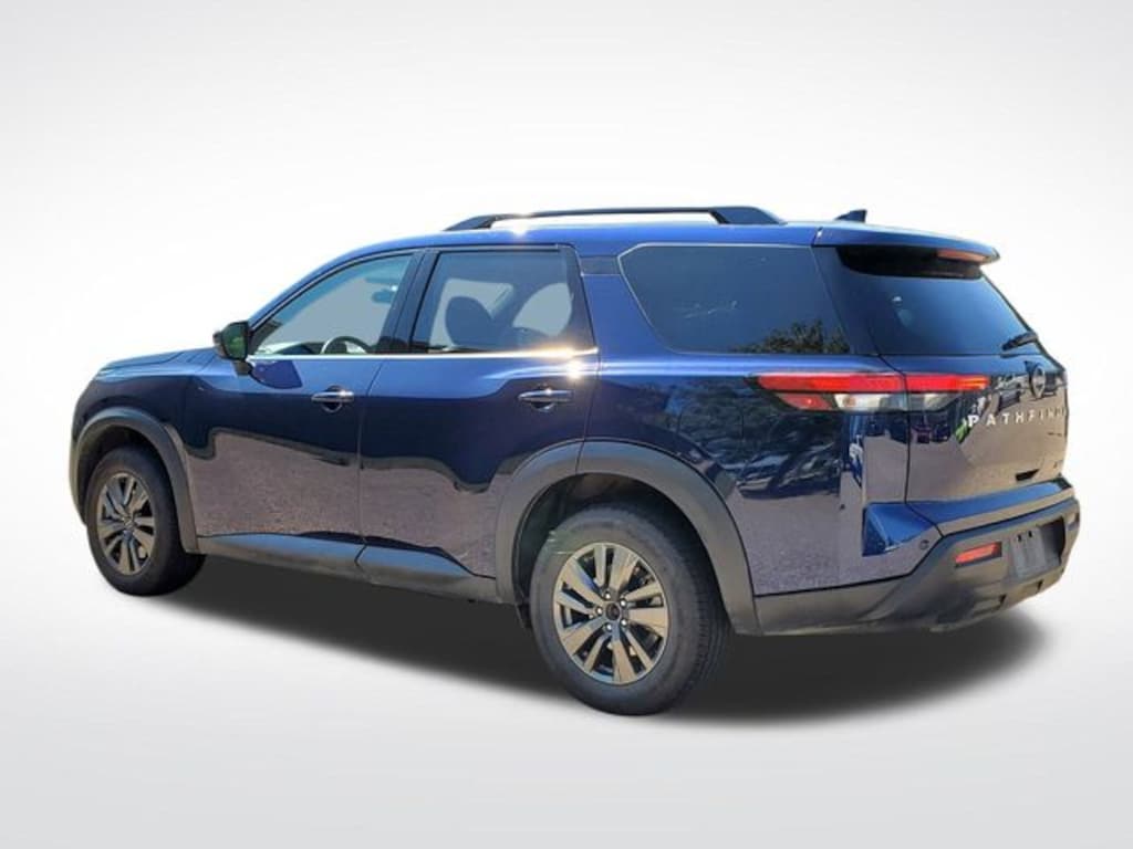 Used 2024 Nissan Pathfinder SV SUV