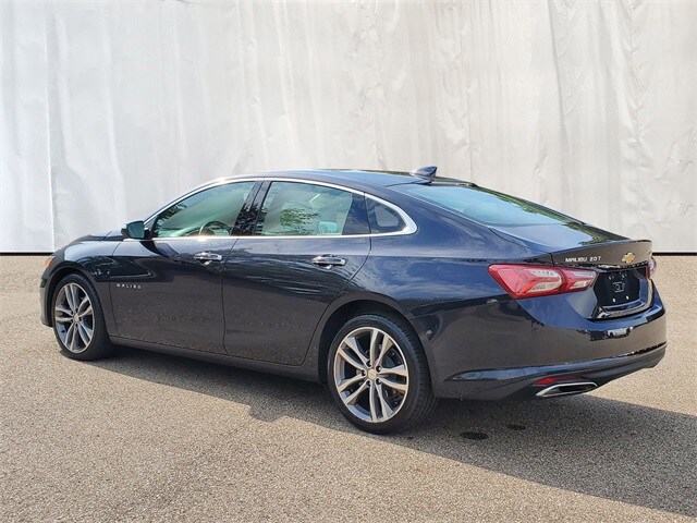 2022 Chevrolet Malibu Premier photo 3