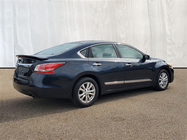 2015 Nissan Altima 2.5 S photo 4
