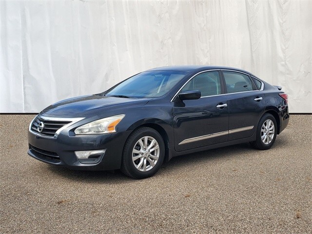 2015 Nissan Altima 2.5 S photo 2