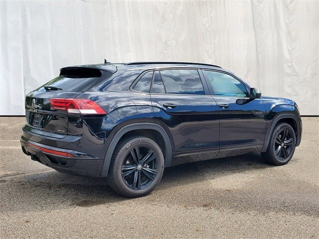 2023 Volkswagen Atlas Cross Sport V6 SEL R-Line photo 2