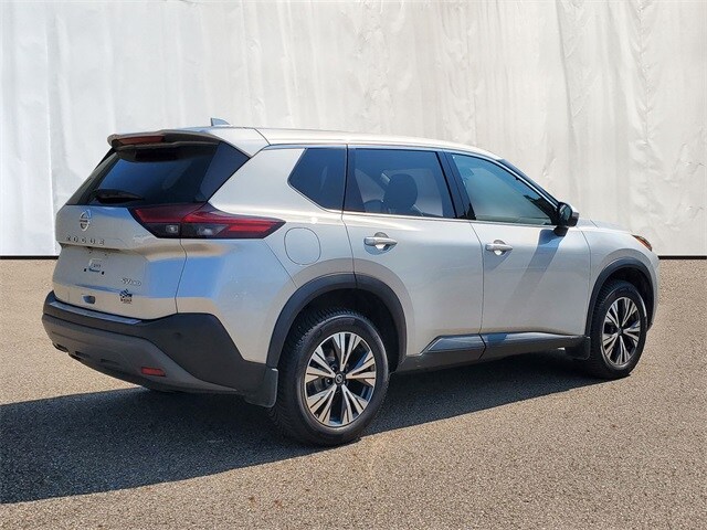 2021 Nissan Rogue SV photo 4