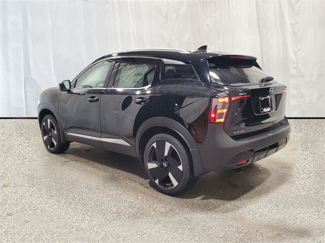 2025 Nissan Kicks SR photo 3
