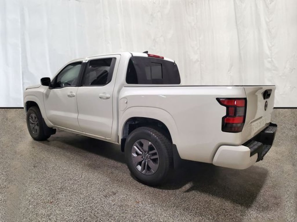Used 2025 Nissan Frontier SV Truck Crew Cab