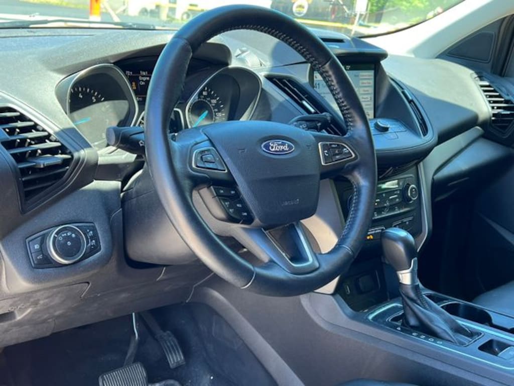Used 2017 Ford Escape SE SUV