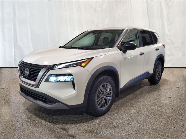 Used 2022 Nissan Rogue S with VIN 5N1BT3AB2NC713128 for sale in Kalamazoo, MI