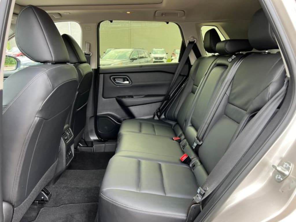 Used 2025 Nissan Rogue SL SUV