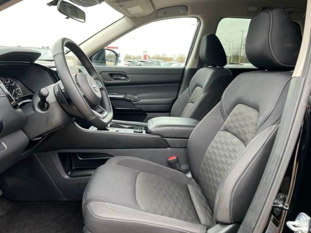 Used 2024 Nissan Pathfinder SV SUV