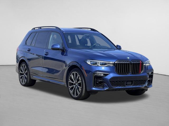 2021 BMW X7 M50i's photo