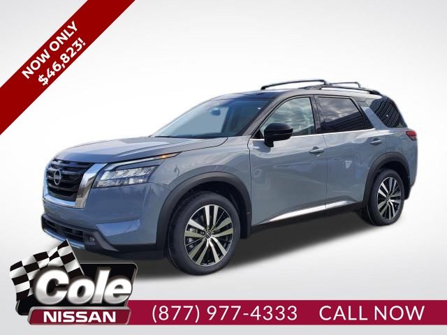 2025 Nissan Pathfinder Platinum's photo