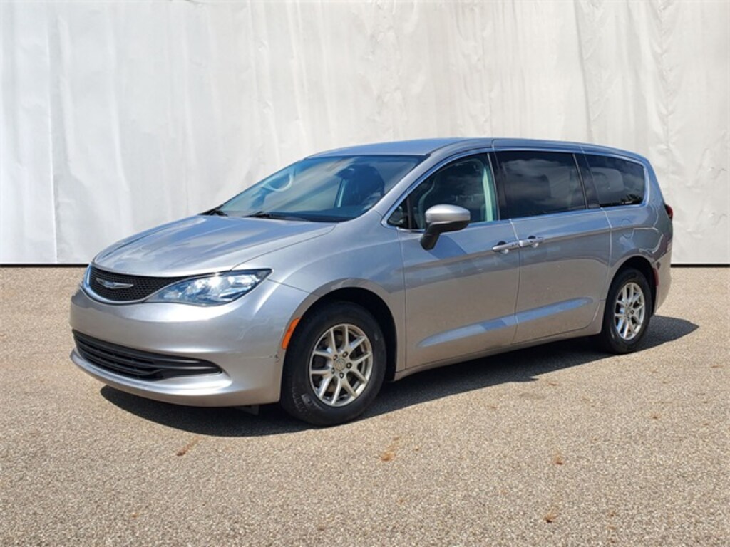 Used 2017 Chrysler Pacifica Touring Van