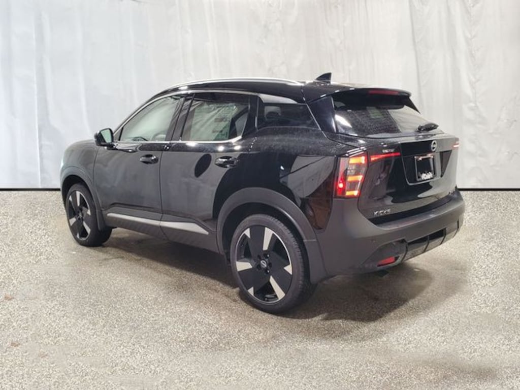 Used 2025 Nissan Kicks SR SUV