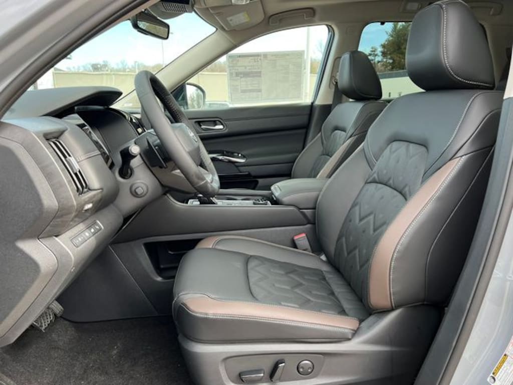 New 2026 Nissan Pathfinder Platinum SUV