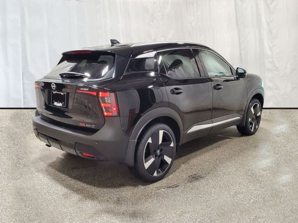 Used 2025 Nissan Kicks SR SUV