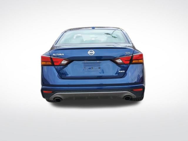2019 Nissan Altima 2.5 SR photo 4