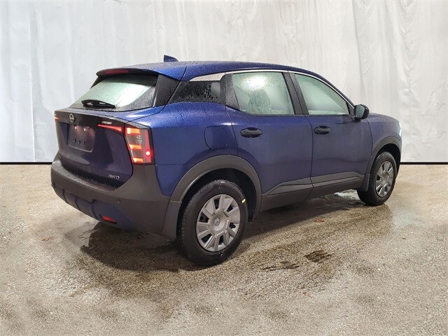 2025 Nissan Kicks S photo 4