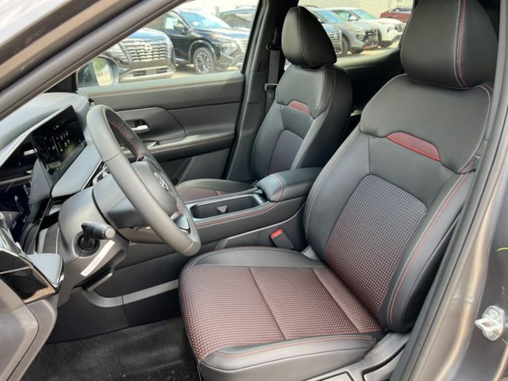New 2026 Nissan Kicks SR SUV