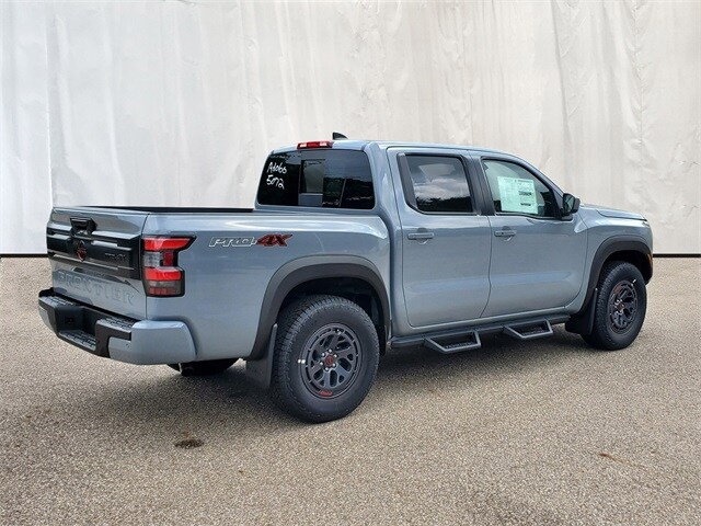 2025 Nissan Frontier PRO-4X photo 4
