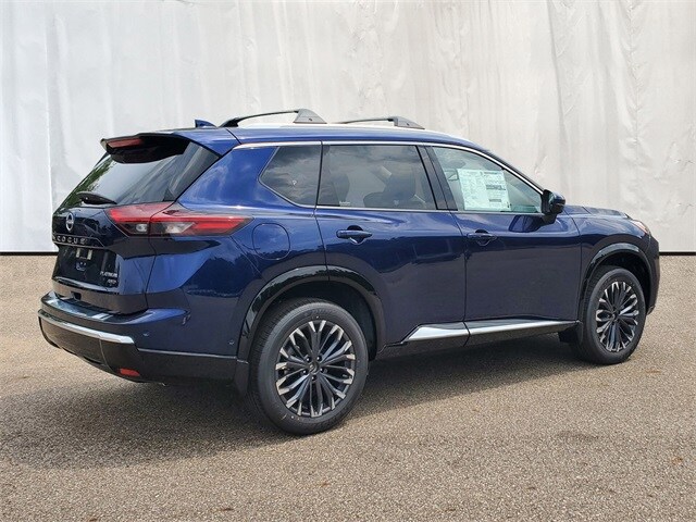 2025 Nissan Rogue Platinum photo 4