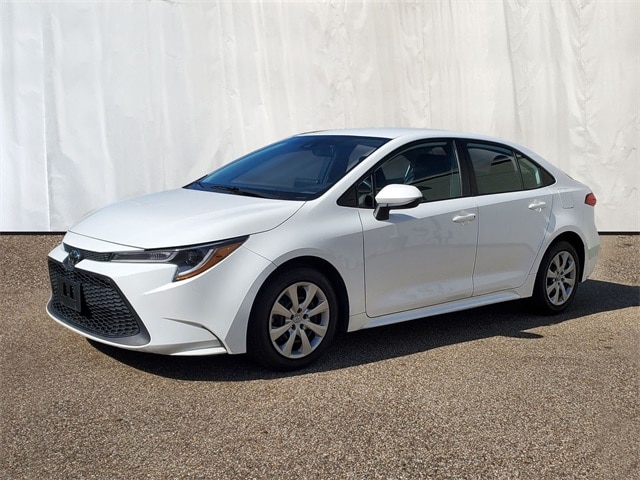 Used 2022 Toyota Corolla LE with VIN 5YFEPMAE8NP333157 for sale in Kalamazoo, MI
