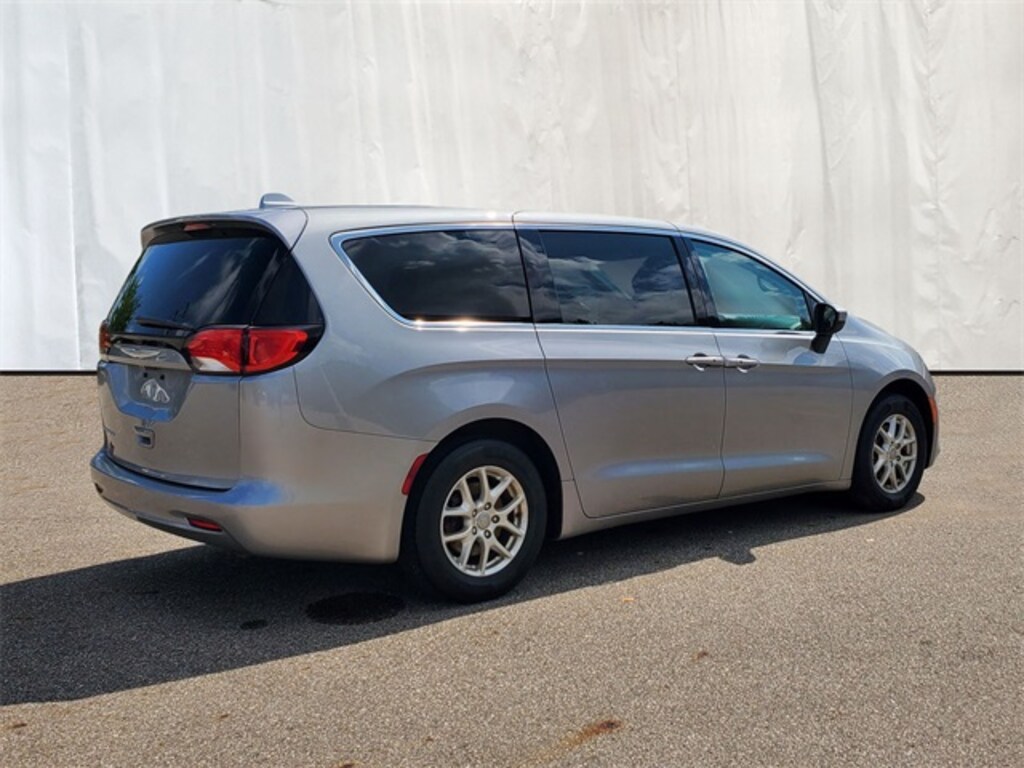 Used 2017 Chrysler Pacifica Touring Van