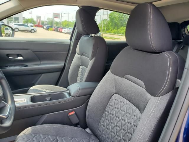 2025 Nissan Kicks SV AWD - Photo 11