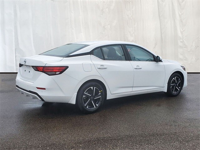 2025 Nissan Sentra SV photo 4
