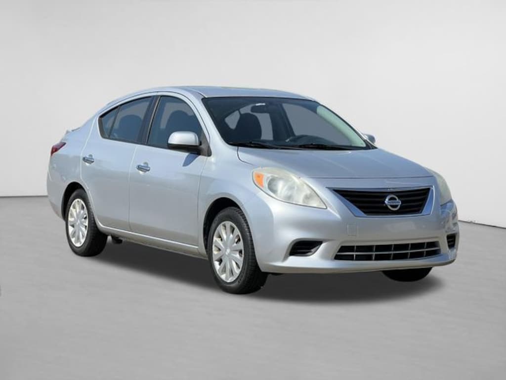 Used 2013 Nissan Versa 1.6 SV Sedan