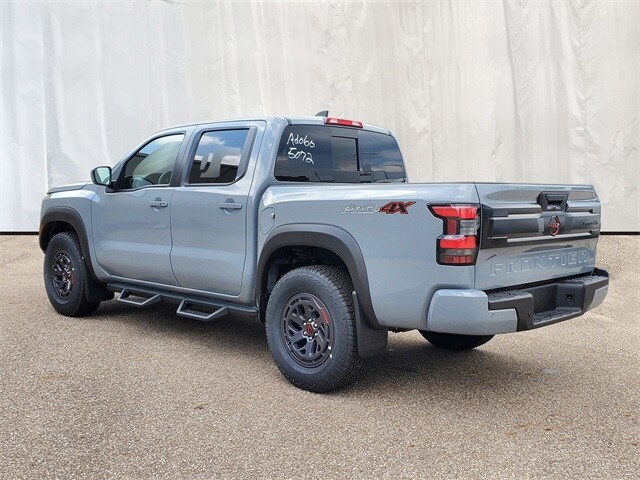2025 Nissan Frontier PRO-4X photo 3