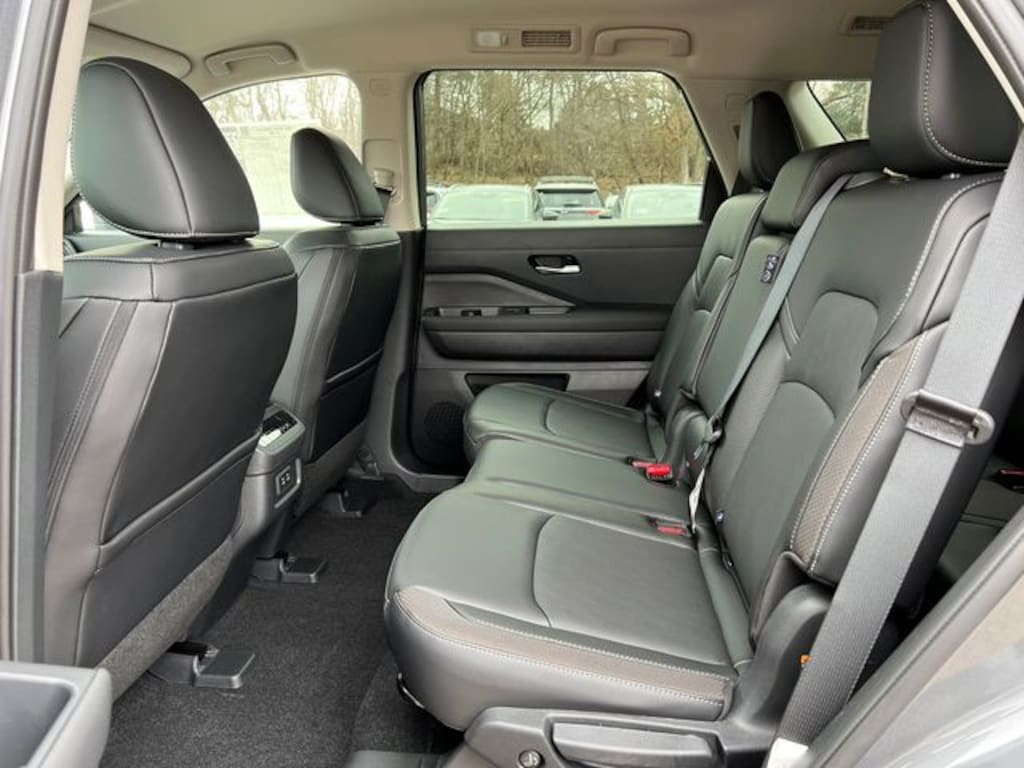 New 2026 Nissan Pathfinder SL SUV
