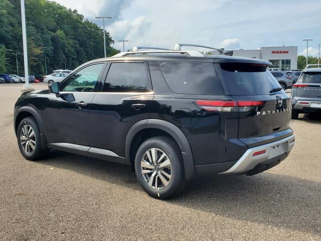 2025 Nissan Pathfinder SL photo 3