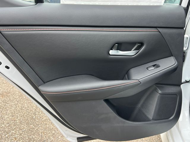 2025 Nissan Sentra SR - Photo 32