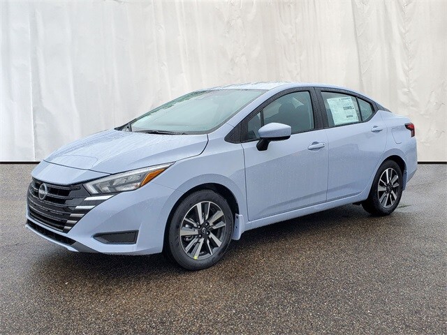2025 Nissan Versa 1.6 SV photo 2