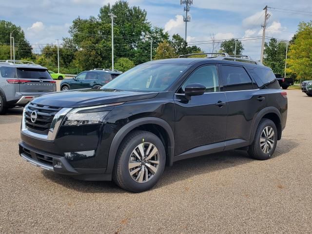 2025 Nissan Pathfinder SL photo 2