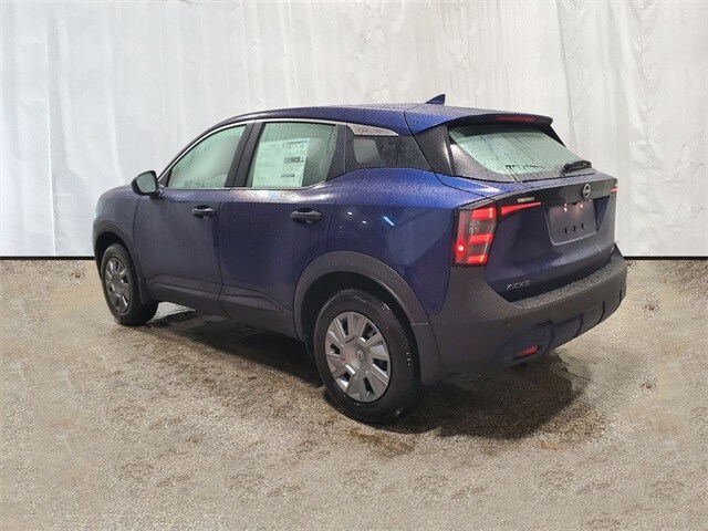 2025 Nissan Kicks S photo 3